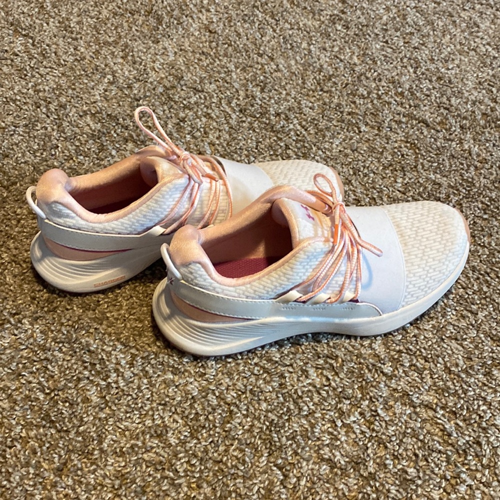 Women’s Under Armour Charged size 8.5 shoes